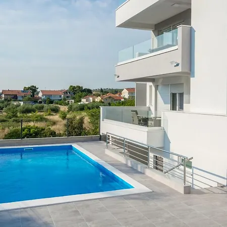 Apartmanska Kuca Luna Apartment