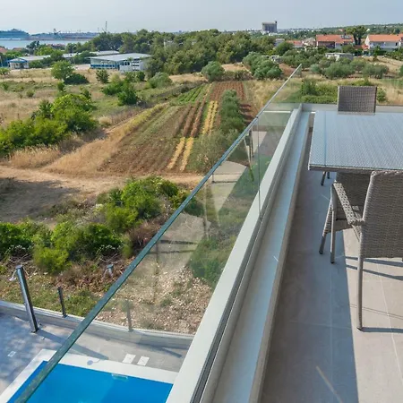 Apartment Apartmanska Kuca Luna Bibinje