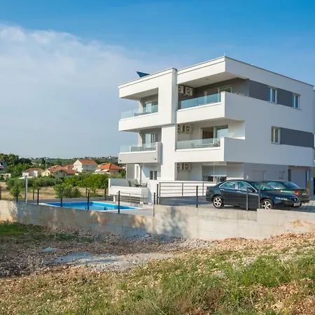 Apartmanska Kuca Luna * Bibinje